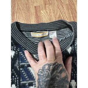 Adam Sloane sweater Blue and Shite Men's XL‎ Acrylic